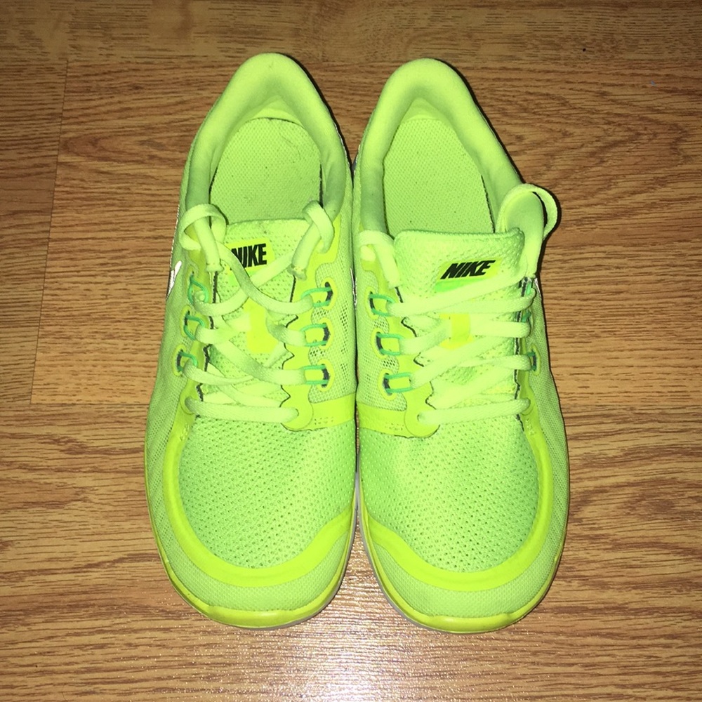 Neon Nike free 5.0